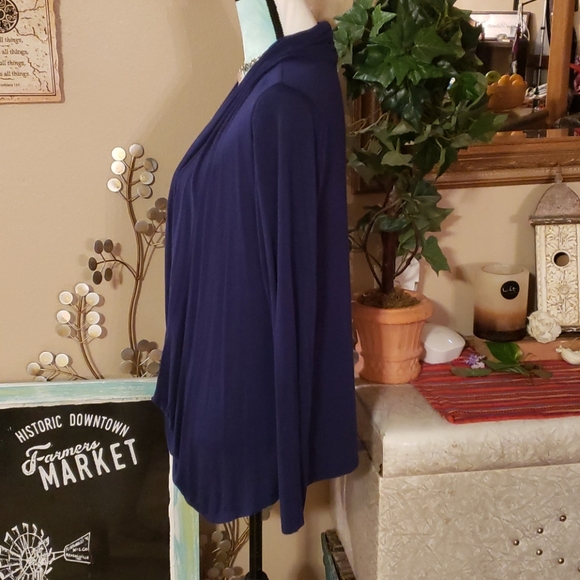 Free to Live Blue Blouse Size Large - Picture 2 of 6